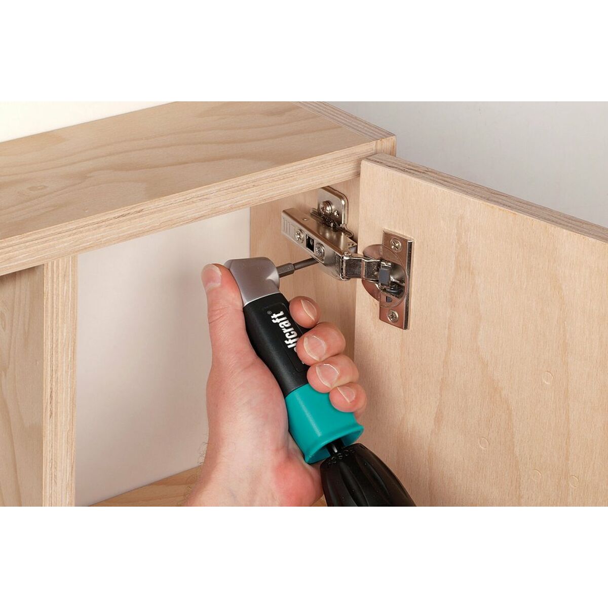 V10HBC01982E39F9F19505B5C1E34BBC755AR7234026P10