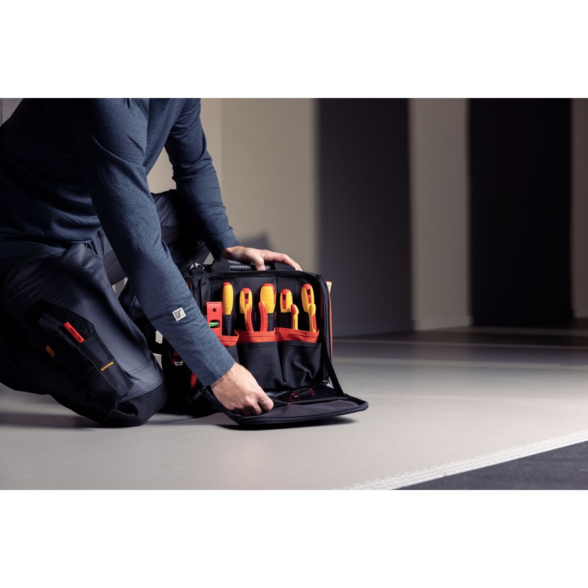 V5HED811390931C0FAB7B61461D21BE7F32R6636964P9