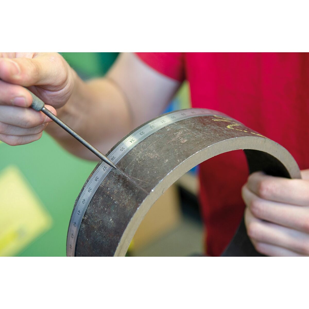 V4H3B2DEDEB065E4CEC17755A514952723AR6975460P3